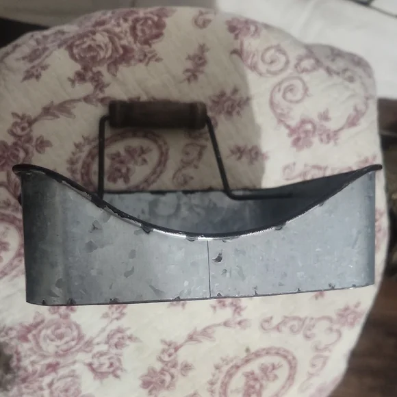 Galvanized Metal Picnic Napkin Caddy with Wooden Handle - Rustic Home Dining - Picture 4 of 7